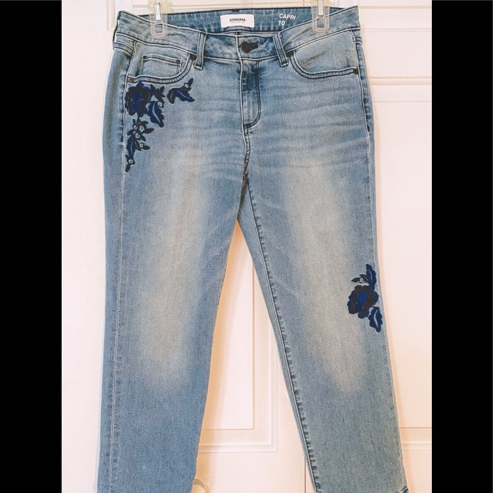 Ladies crop style jeans